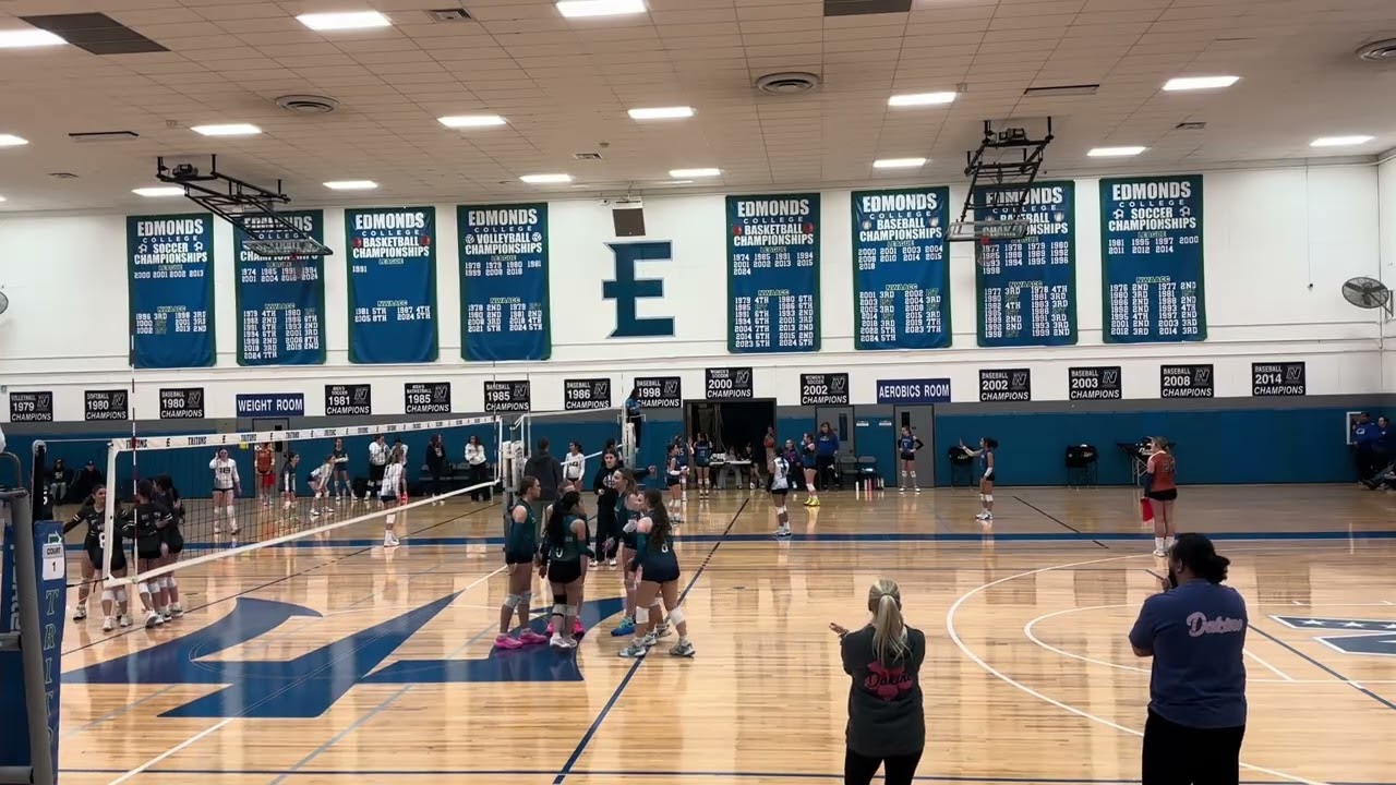 Dakine 14 regional pink VS Ignite 14 red Set 1