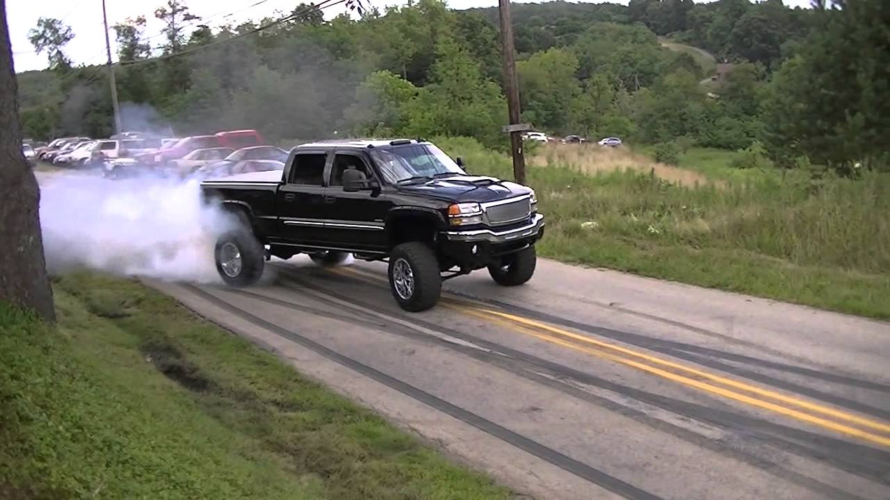 2014 Burnouts Leaving Car Show