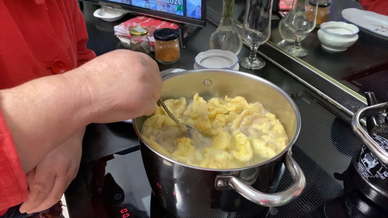Москва! Приготовили на бульоне галушки.