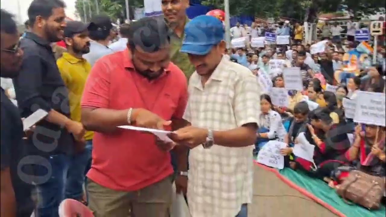 SSB TGT OAVS RHT JT VACANCY NOTIFICATION ODISHA TEACHER ASPIRANTS PROTEST