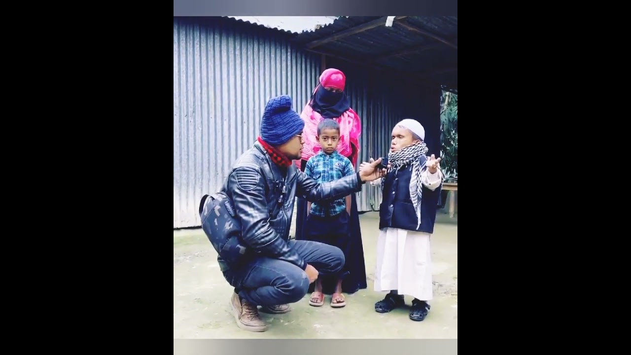 ৩৬ ইঞ্চি বক্তার বউ বাচ্চার সাথে পরিচয়।
