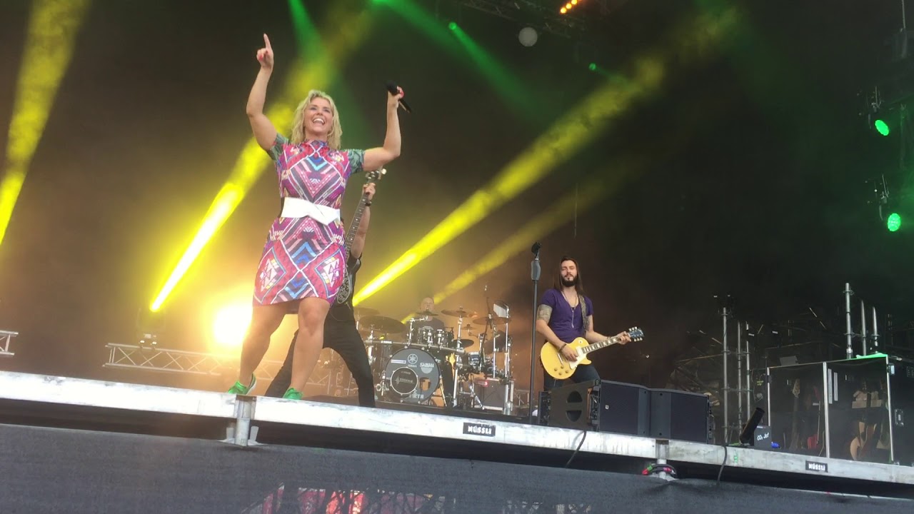 Beatrice Egli - Verliebt , verlobt , verflixt nochmal , Lakefestival Biel 02.08.2018