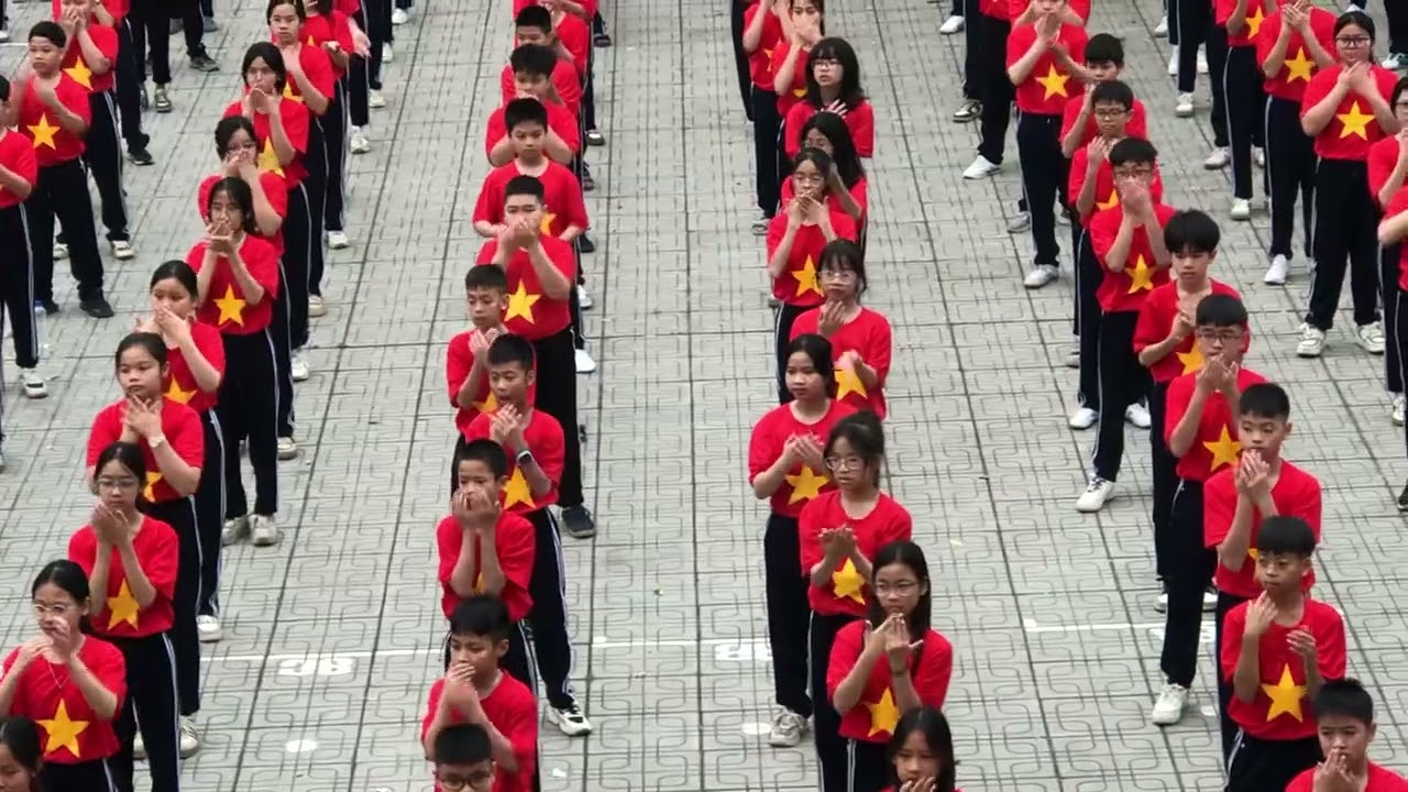 Bắc Bling - Học sinh trường THCS Tương Giang-Từ Sơn-Bắc Ninh thể hiện.