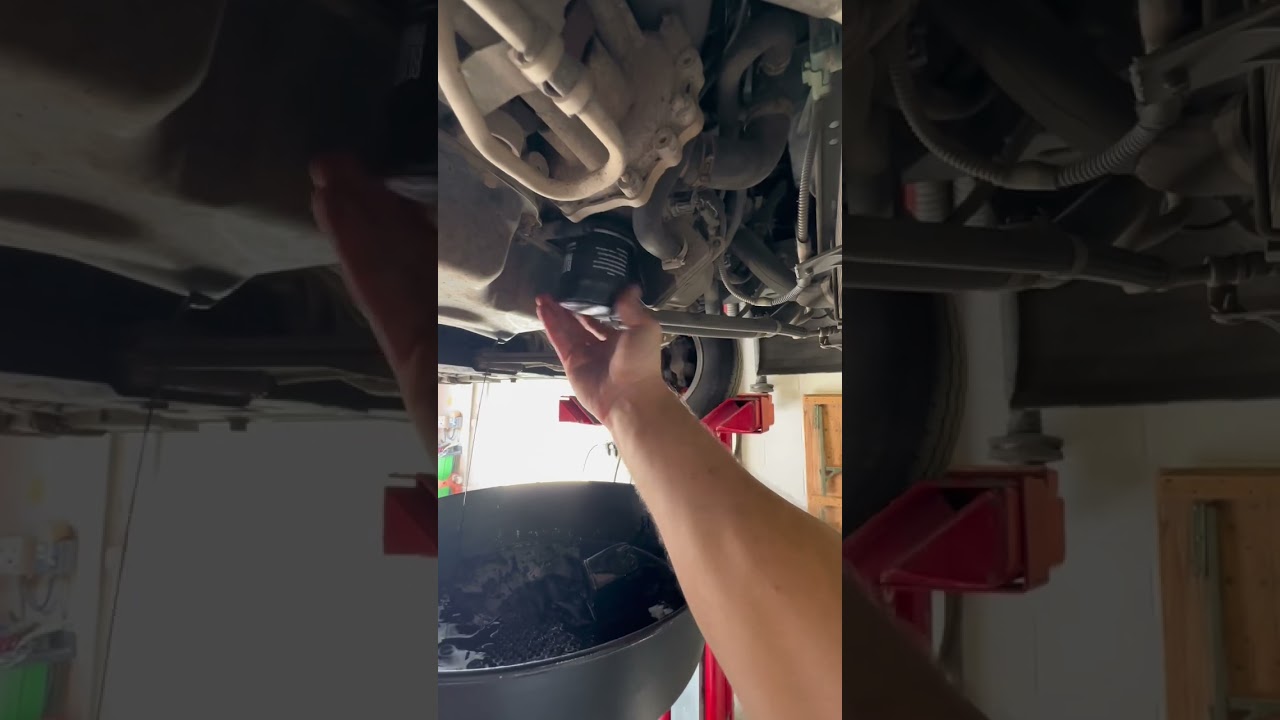 Servicing a Ford Tourneo Custom 2014