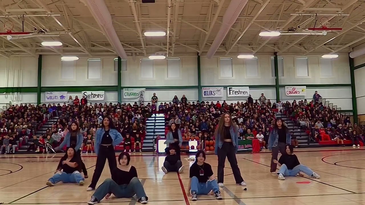 EHS K-pop/Hip Hop Club | Who Run The World (Girls) + 2ne1 Mashup PERFORMANCE | LOGGERS CLASSIC