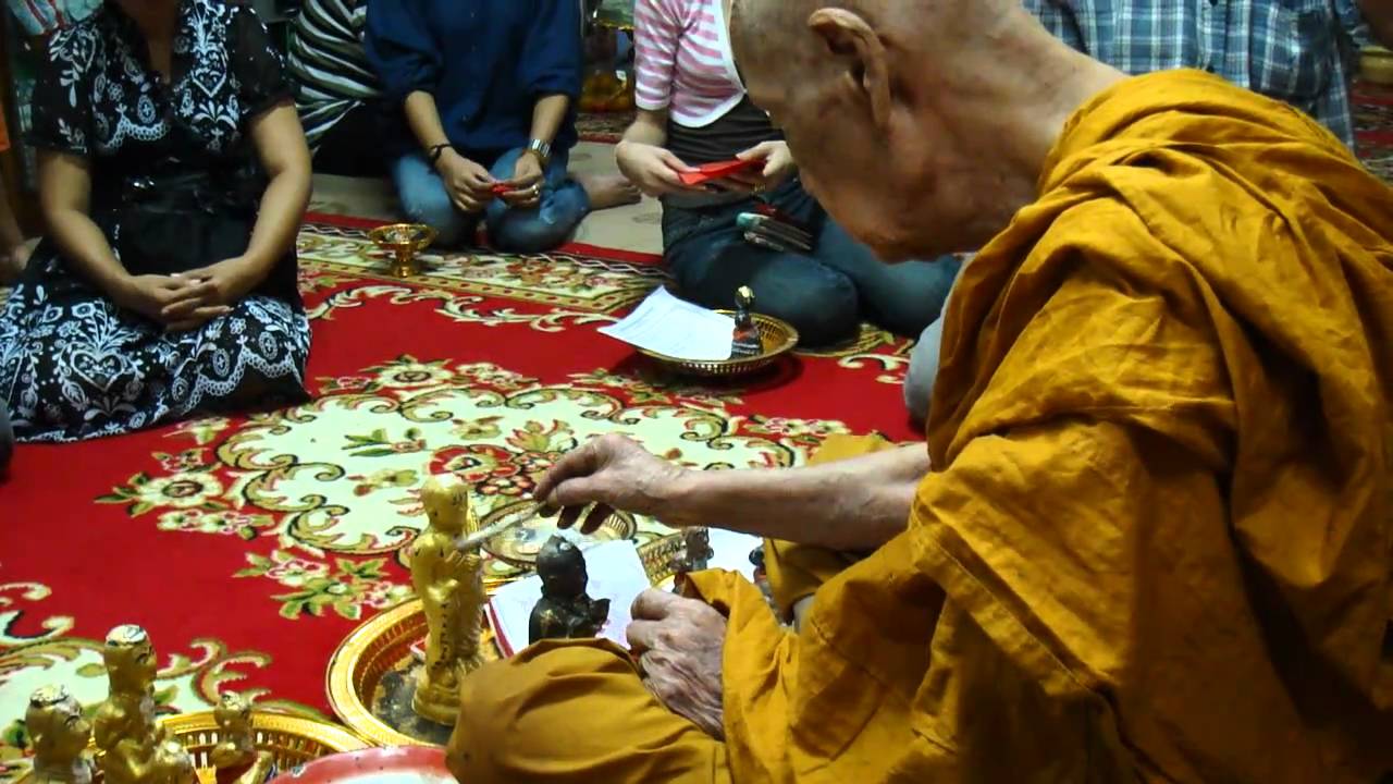 Guman Thong Thai amulet blessing