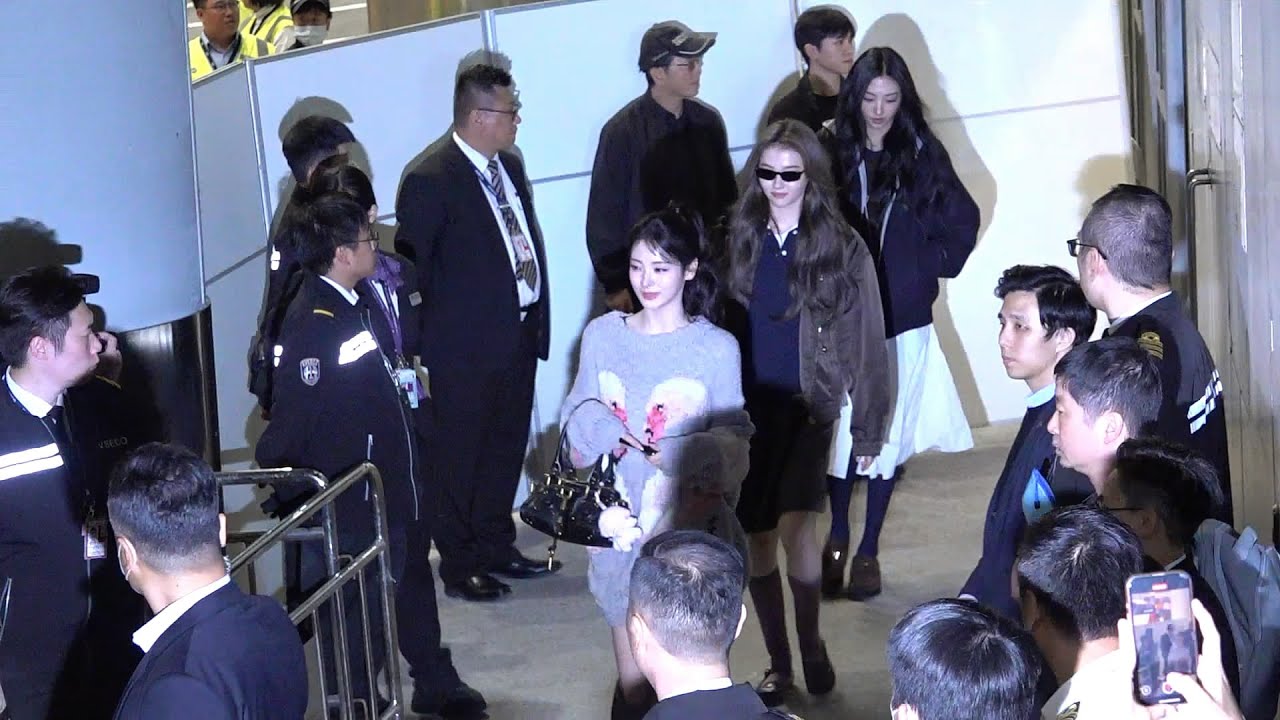 MEOVV (Gawon、Anna、Ella、 Narin、Sooin) 香港空港 Hong Kong Airport Arrival 20251125 #MAMA (Korea→Hong Kong)
