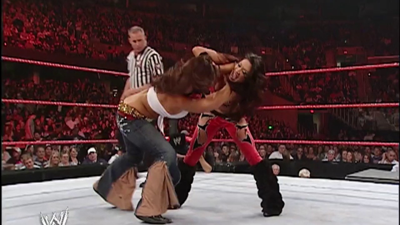 WWE Raw Mickie James vs Melina + Hornswoggle