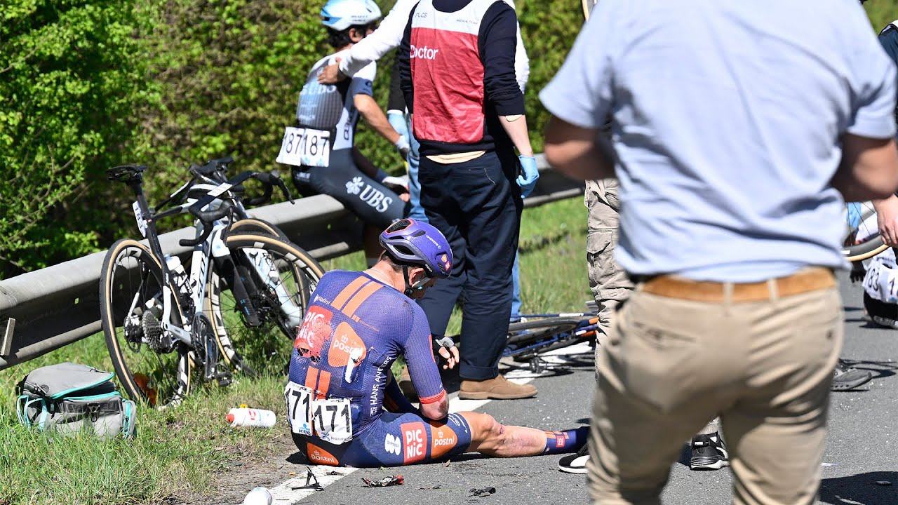 Degenkolb und van der Poel in &uuml;blen Massensturz verwickelt | Flandern-Rundfahrt 2025 | Radsport