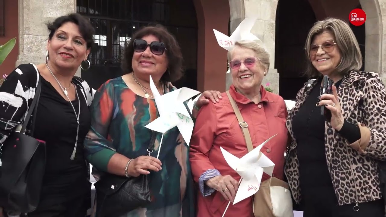 En el frontis de la Gobernación Regional se realizóun acto conmemorativo por el Día de la Mujer