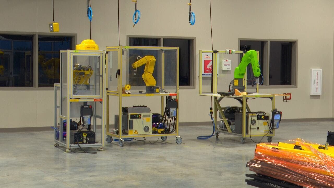 North Arkansas College opens new robotics lab and maker space