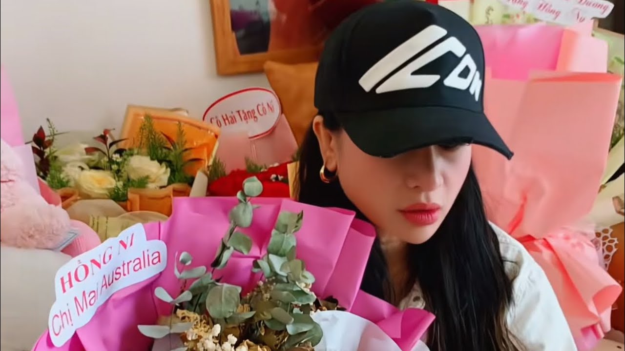 Hồng Ny Bị  Người Lạ Đến Tận Nhà..."Bao Vây"