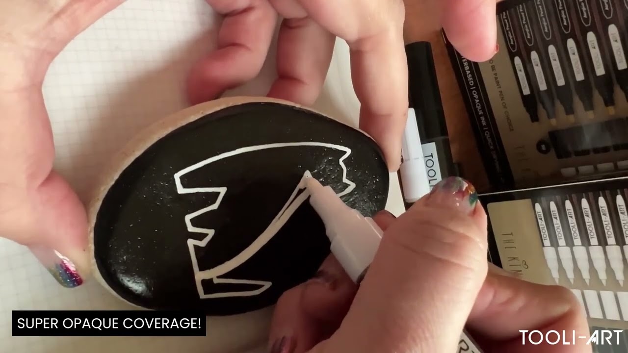 Tooli-Art Black And White Acrylic Paint Pens