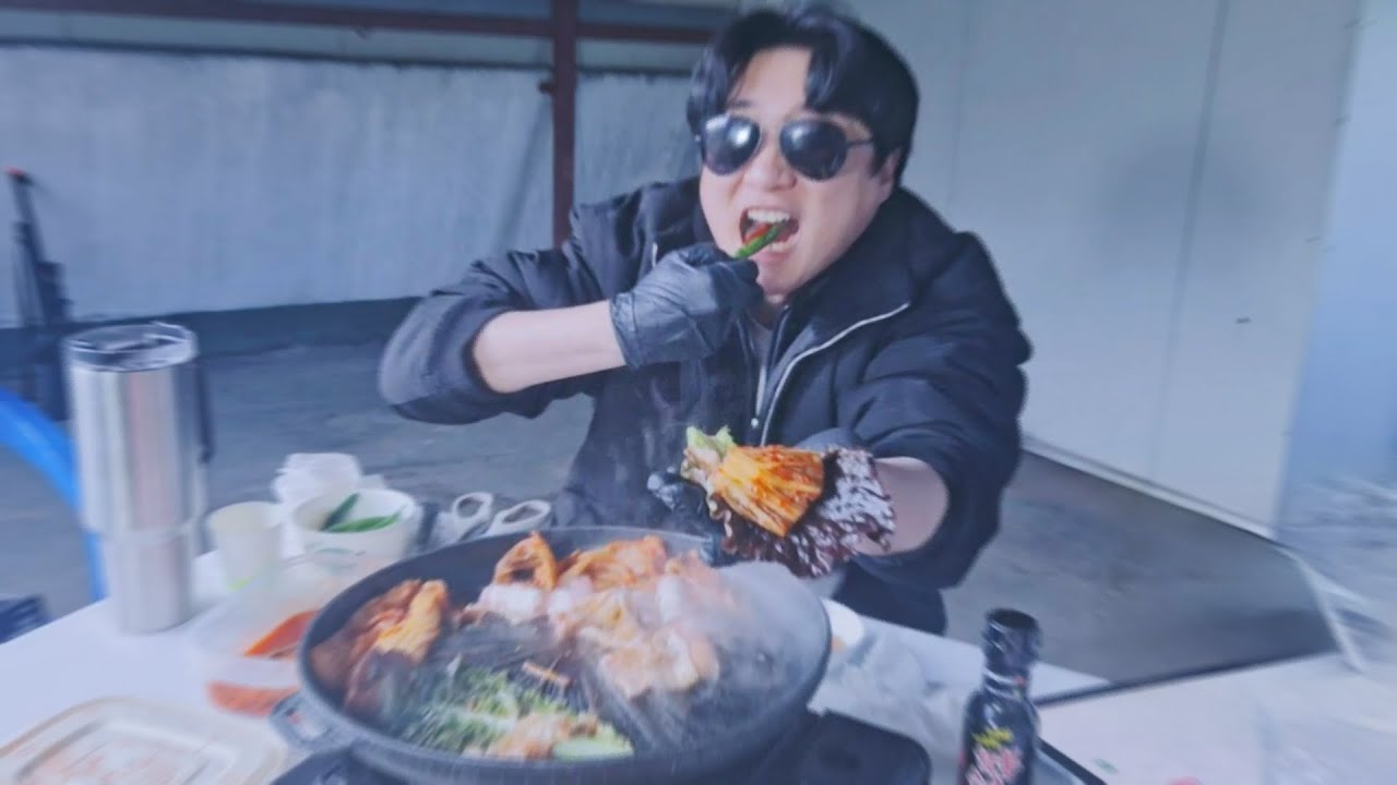 냉동 삼겹살에 중독된 사람