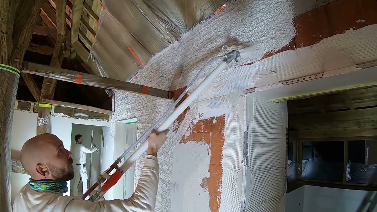 Stukadoren van een boerderij met Knauf MP75!