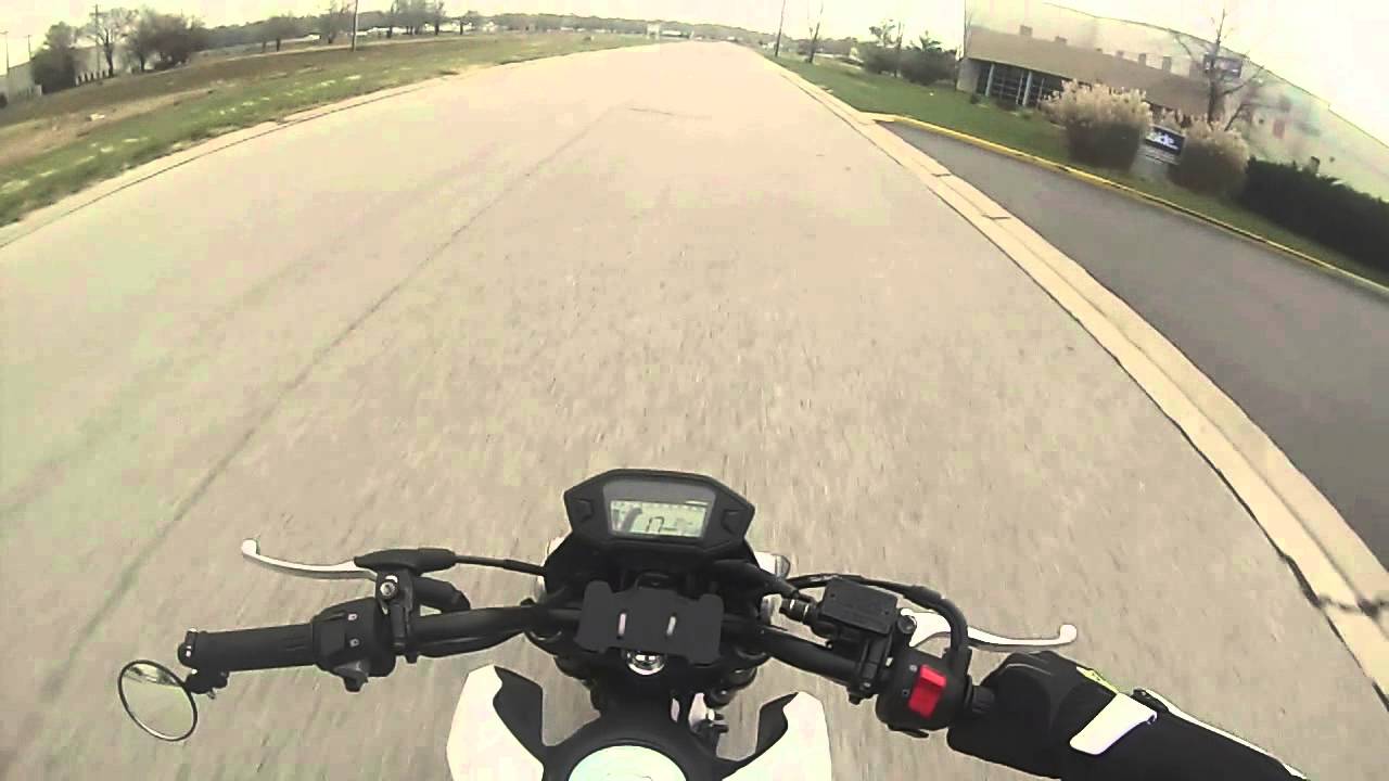 Honda Grom vlog - how to pop wheelies
