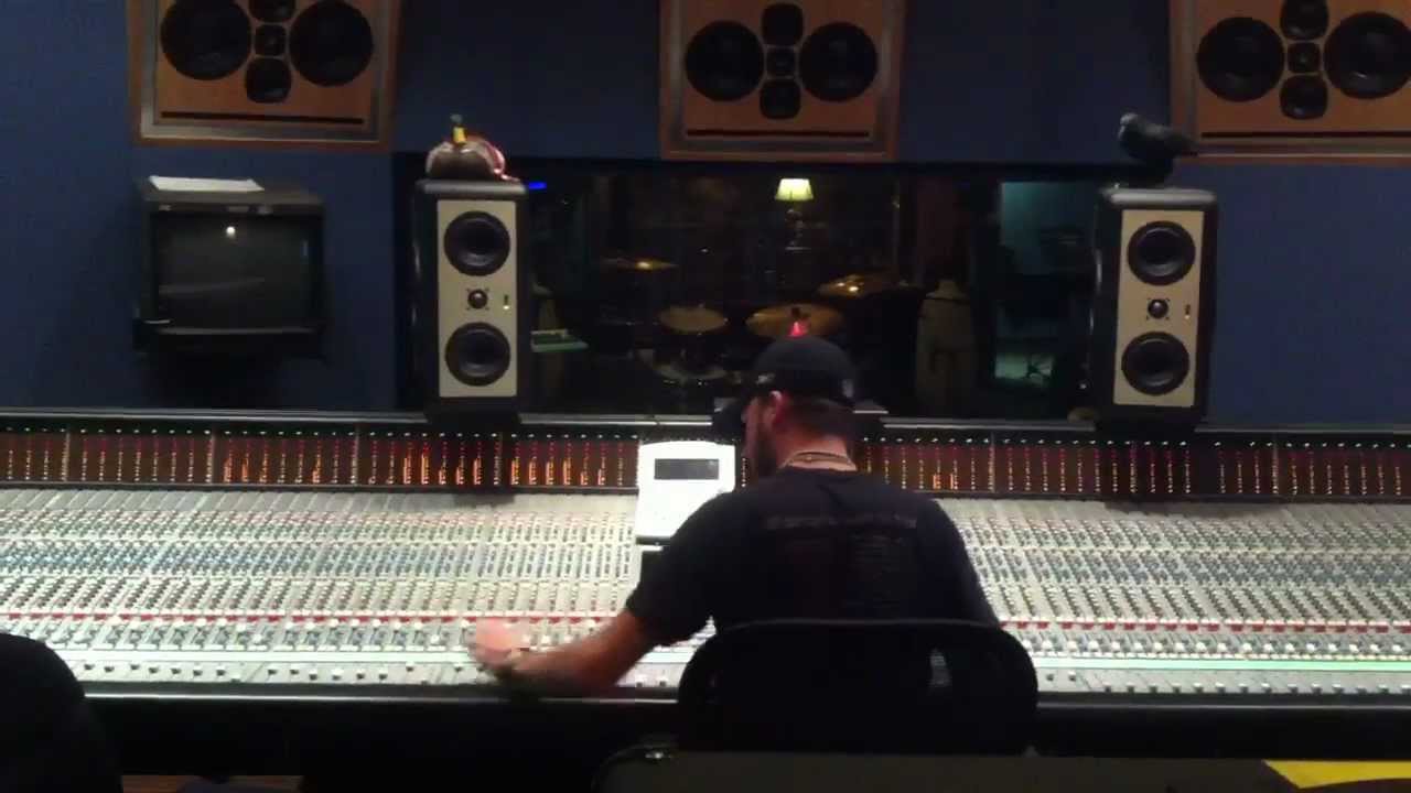 Barefoot Micromain 27 - Jukasa Studio