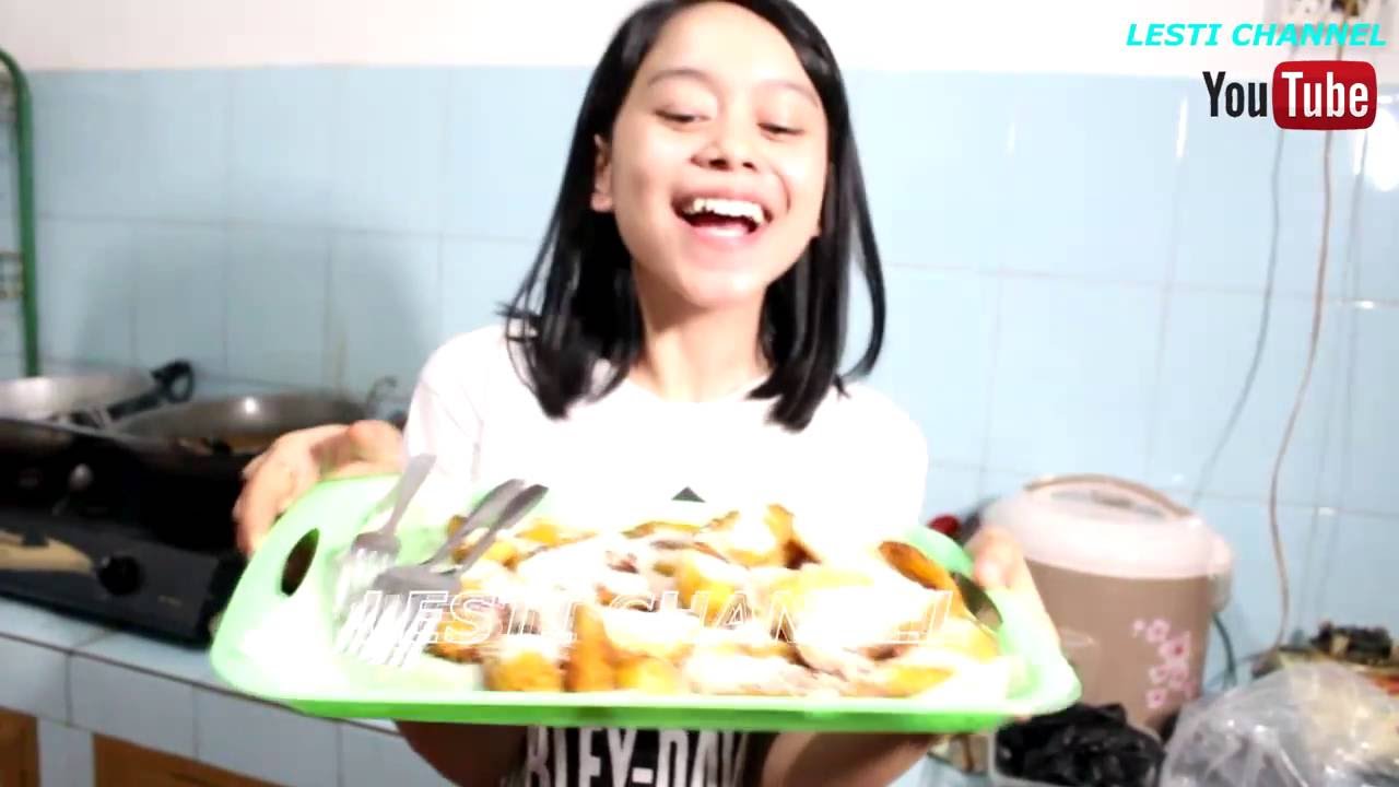 LESTI BIKIN PISANG GORENG, WAAAH SEPERTI APA YA,,?? VIDEO  MEI - 2016