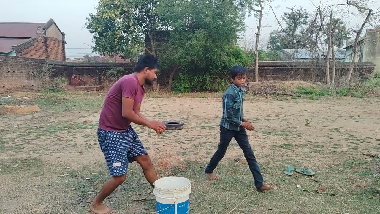 ছোটো বল থুরে ঢুকাতে হবে #public #funny #game #vlog 
