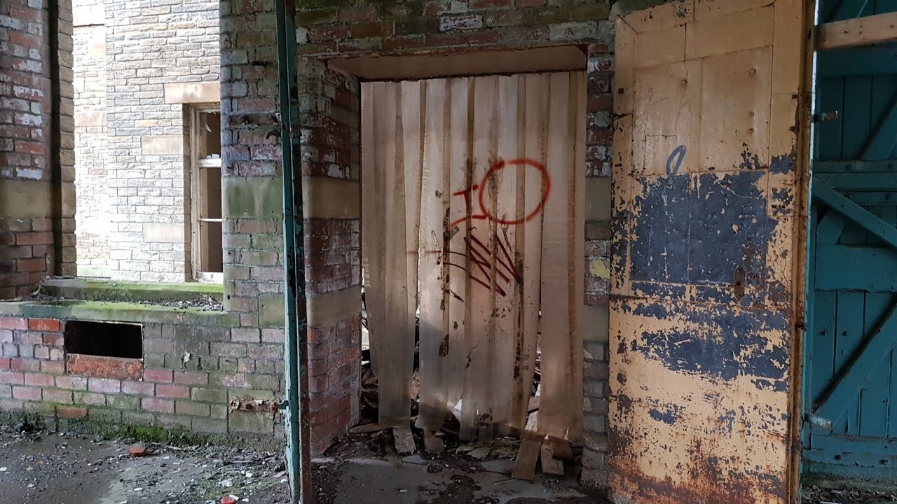 Exploring Abandoned Drug Dealers Mill - Bradford - Abandoned Places | Abandoned Places UK