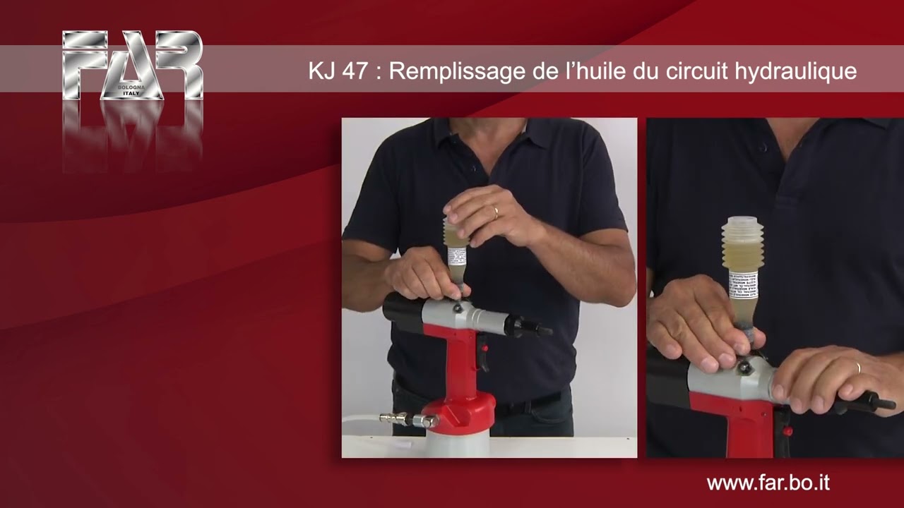 KJ47 - REMPLISSAGE DE L’HUILE DU CIRCUIT HYDRAULIQUE