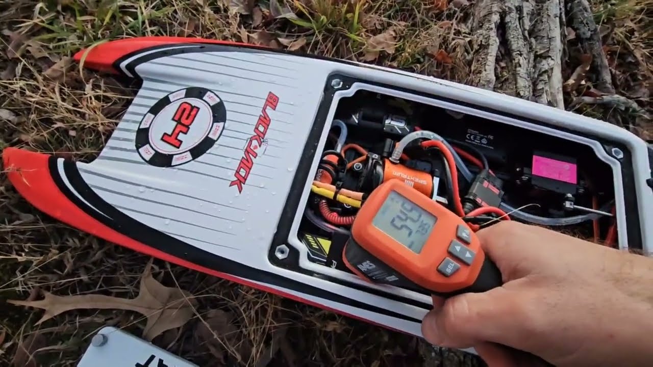 Proboat Blackjack 24 v2. Первый заезд и опробование БОЛЬШИХ гребных винтов для скорости! 🥶 🥵