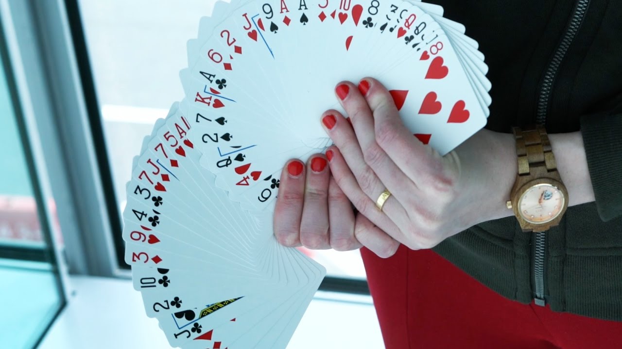 CARDISTRY BASICS - SIAMESE FAN
