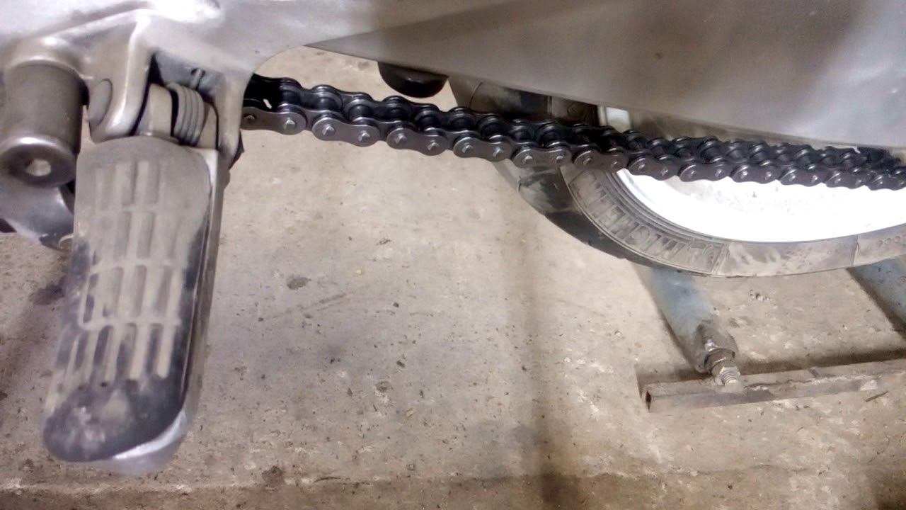 Смазка цепи мотоцикла (MOTUL C4)