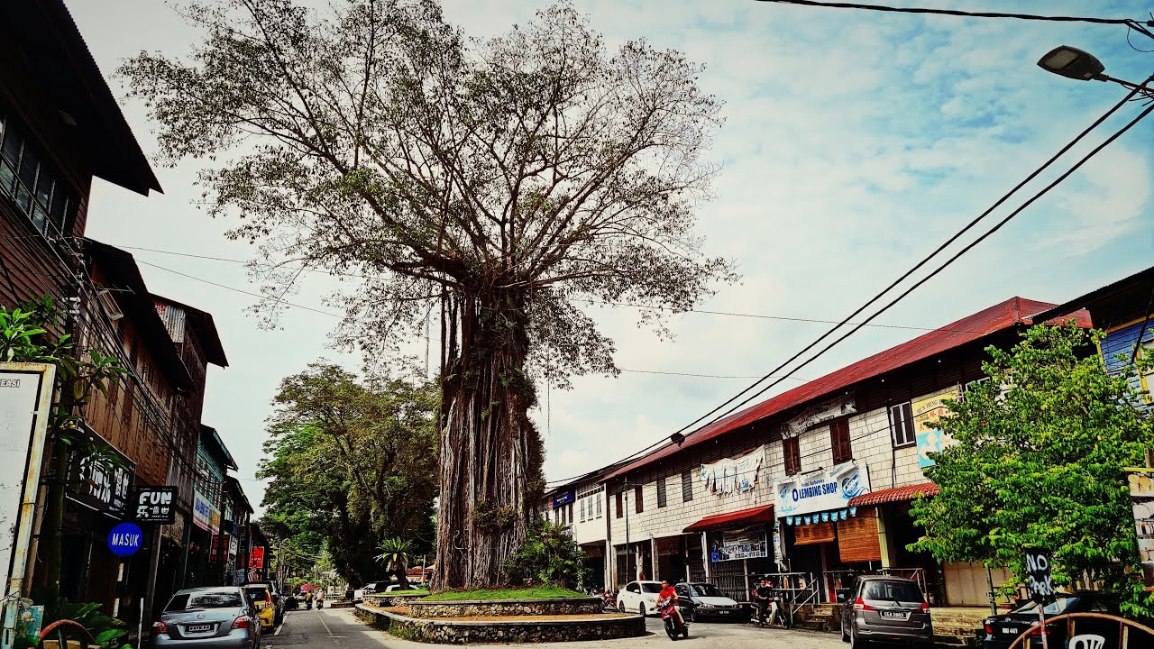 SUNGAI LEMBING - A Very Traditional Town In Malaysia!