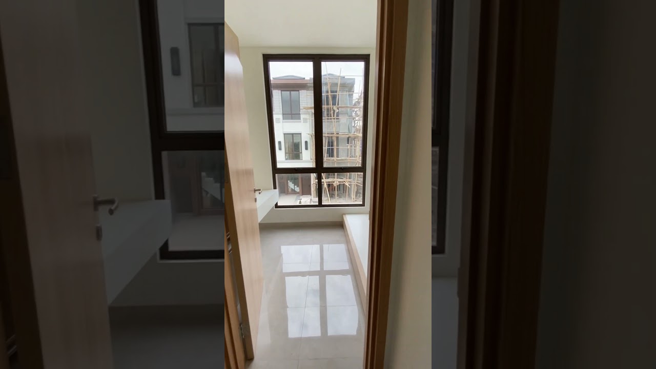 dijual rumah baru 3 lantai di daisan swancity tangerang