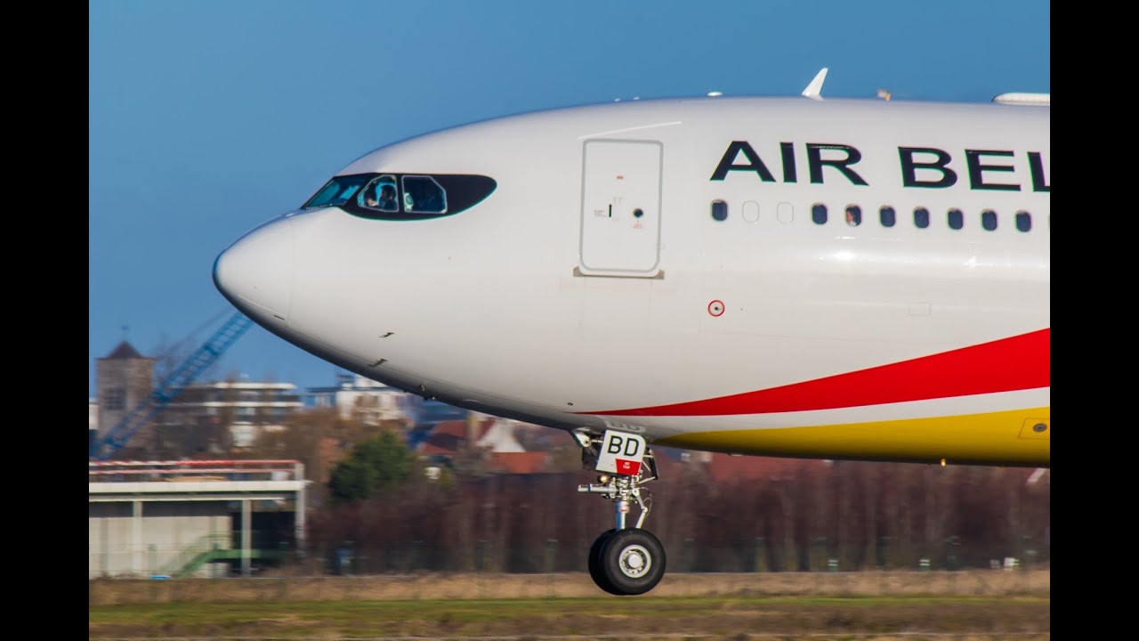 Airbus A340 : touch & go training.