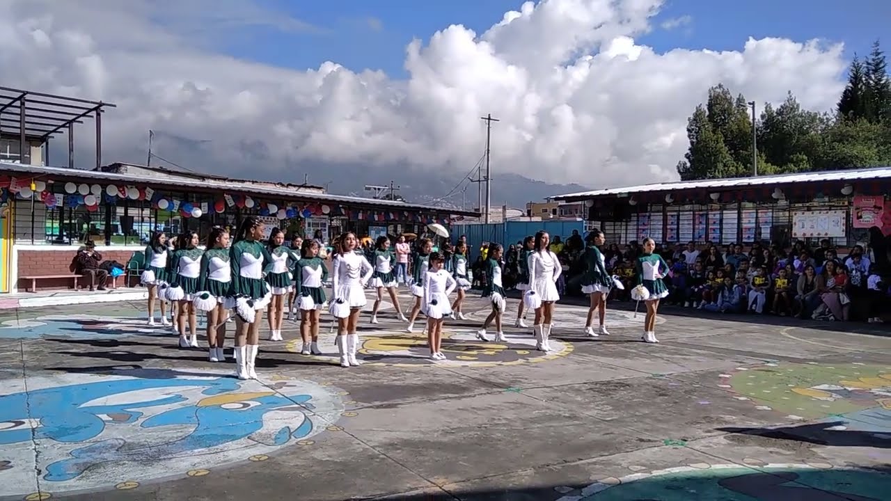 Bastoneras de la Unidad Educativa 