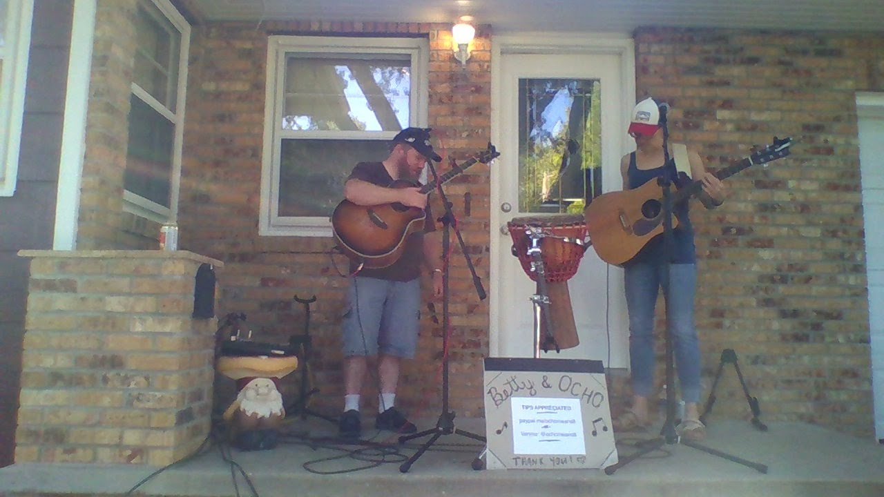 Acoustic Duo Betty and Ocho open up the Summer Fair Experience live performance series