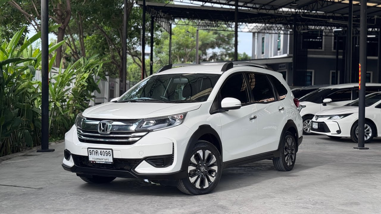 Honda BR V 1.5 V รถครอบครัวกับงบ 4 แสน คุ้มไหม ผ่อนแค่เดือนล่ะ 7 พัน กว้าง,ขับง่าย,ดูแลง่าย