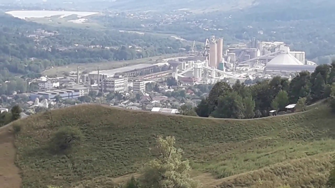 Orasul Fieni (si imprejurimile).Vedere de pe deal