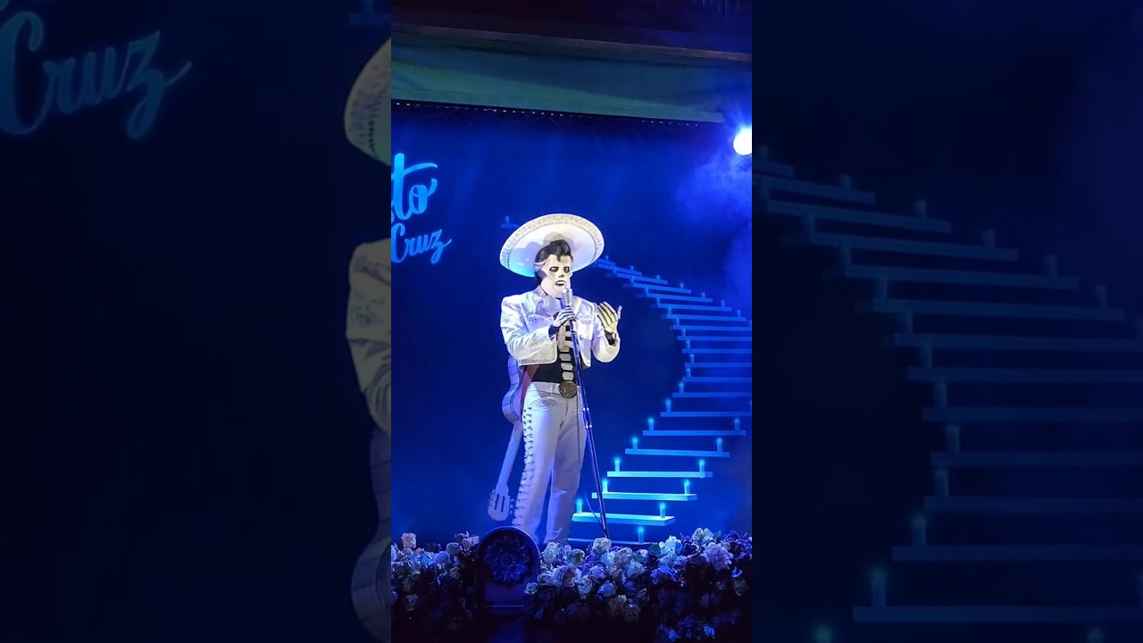 ✨Ernesto De La Cruz Teaches Spanish Word of the Day! Disneyland 