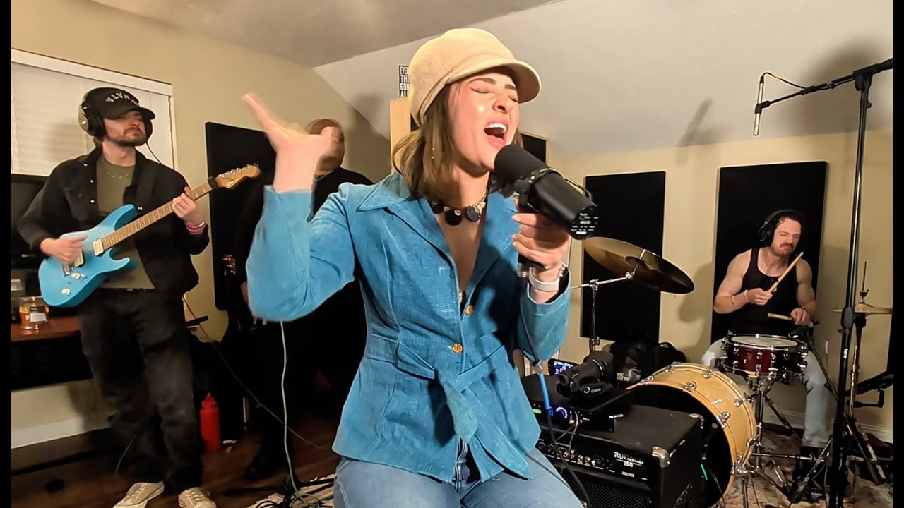 Begging You - GINN - Live Session | Tiny Desk Contest 2026