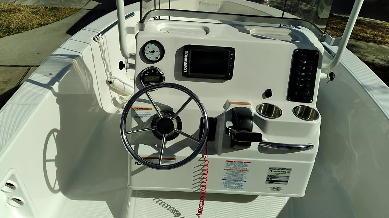 Robalo R160 walkaround