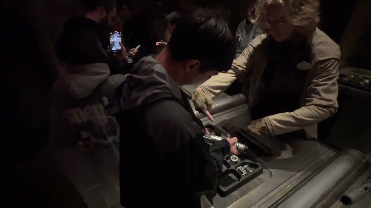 How To build a Peace and Justice lightsaber savi’s workshop Disneyland Resort