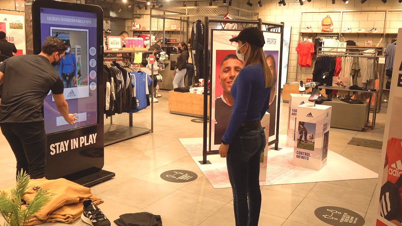 Tótem interactivo para Activación BTL Stay In Play de Adidas