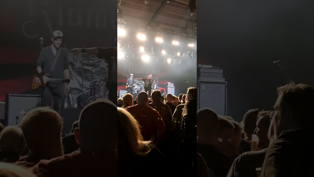 Klamydia - Narkkarirakkautta / Huipulla tuulee / Pienen pojan elämää / Mä lähden  himaan
