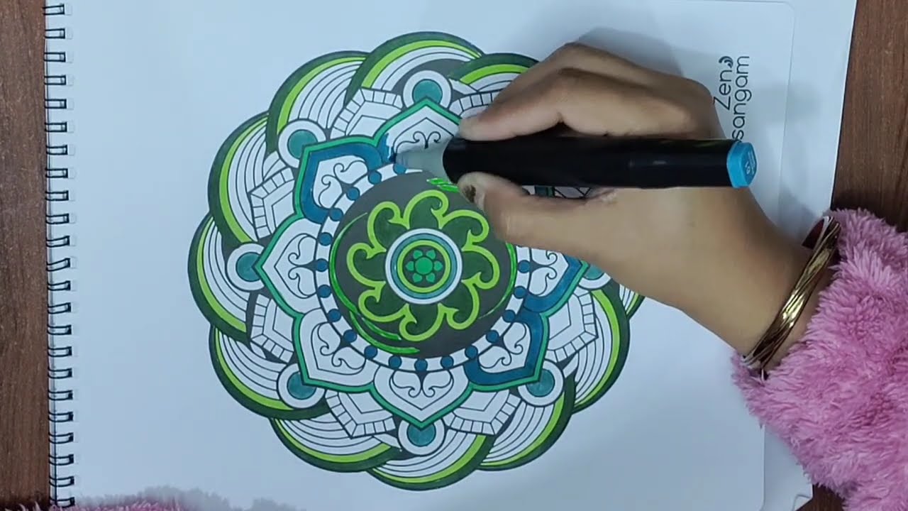 Colouring green mandala design 😁 relaxing #meditativemandalaart #mandalaart #satisfying 