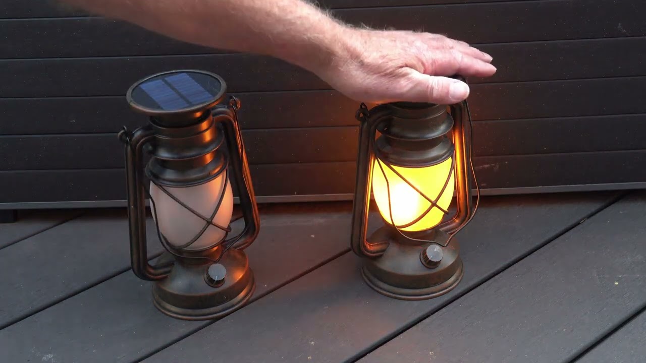 🏮 Solar Powered Flicker Flame Effect Retro Hanging Lantern for your garden.