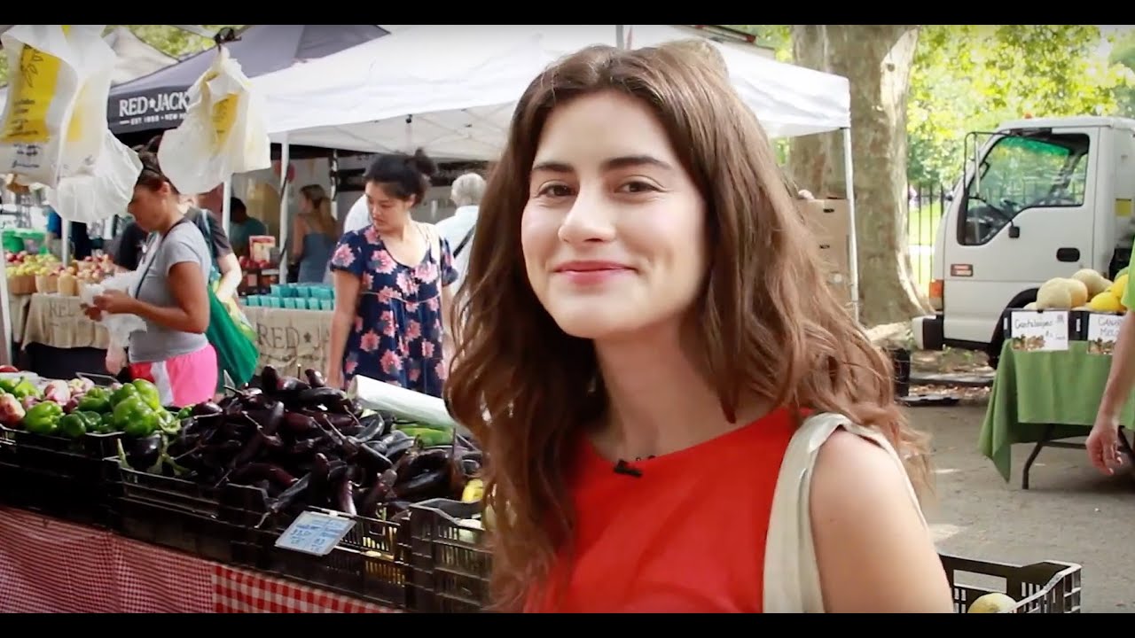 How to Shop at the Farmers Market Without Producing Waste