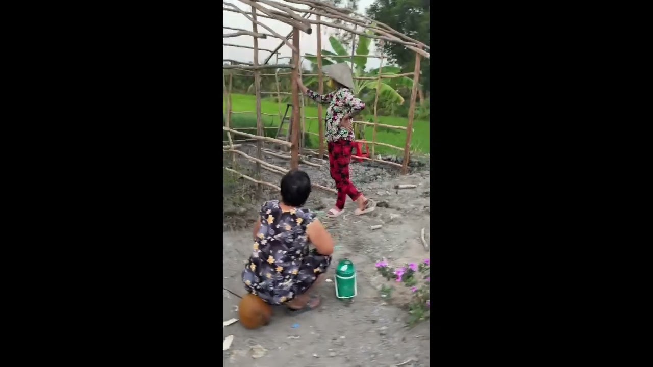 Em huyền cắt chòi ẩm thực 