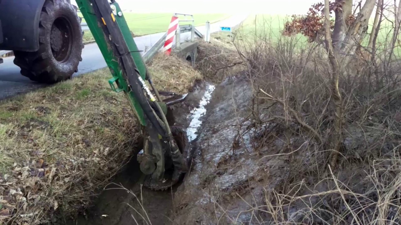 Cureuse de fossé sur épareuse | GR 70 de GreenTec France