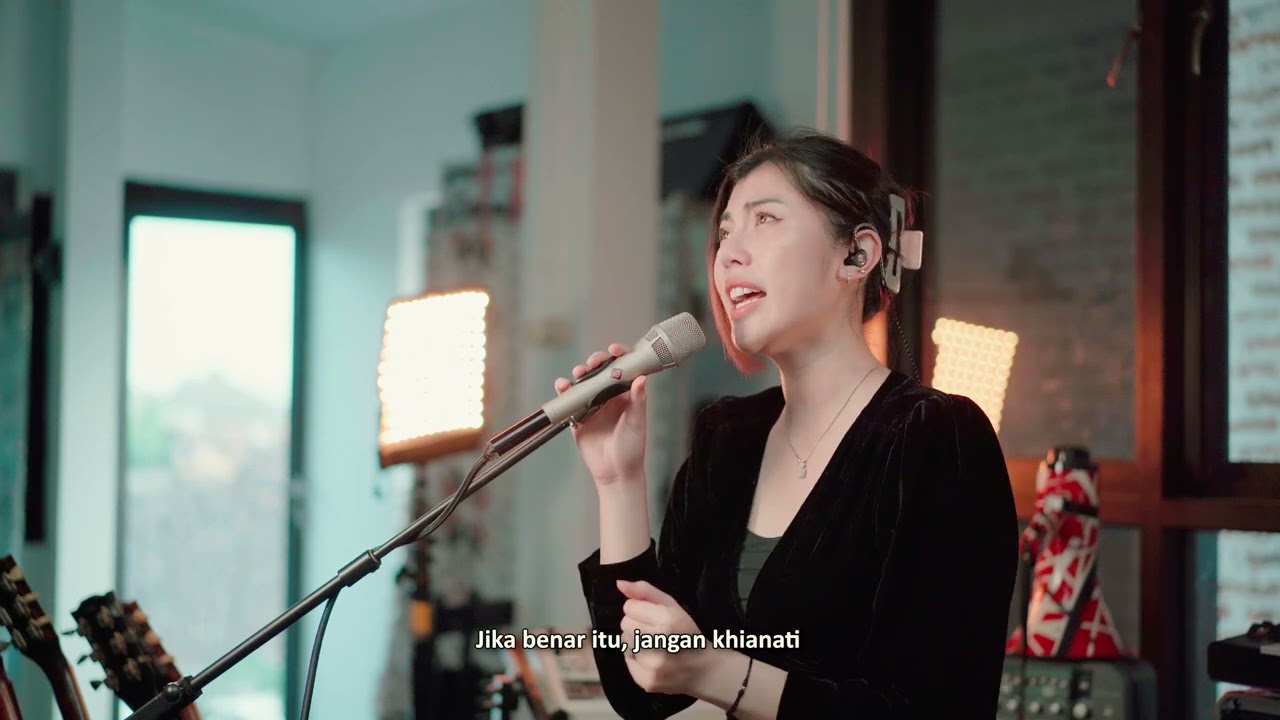 JANGAN KHIANATI AKU - AZLAN & THE TYPEWRITER | JULIO VIO