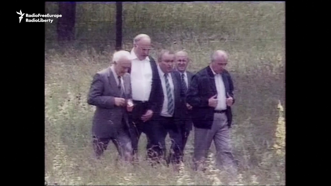 Helmut Kohl, Father Of German Reunification, Dies At 87