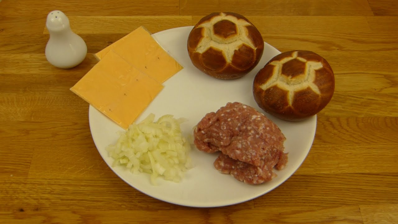 Hackepeter / Mett (Raw Minced Pork)