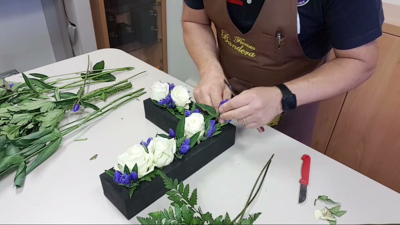 Fiorista Bandera - Composizione floreale lettera fiorita